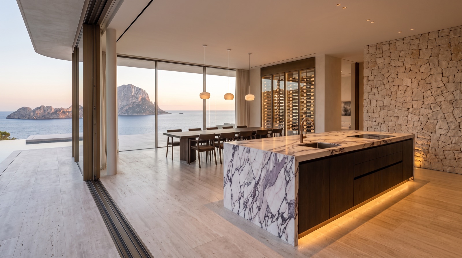 Kitchen & dining at Villa Seraphine