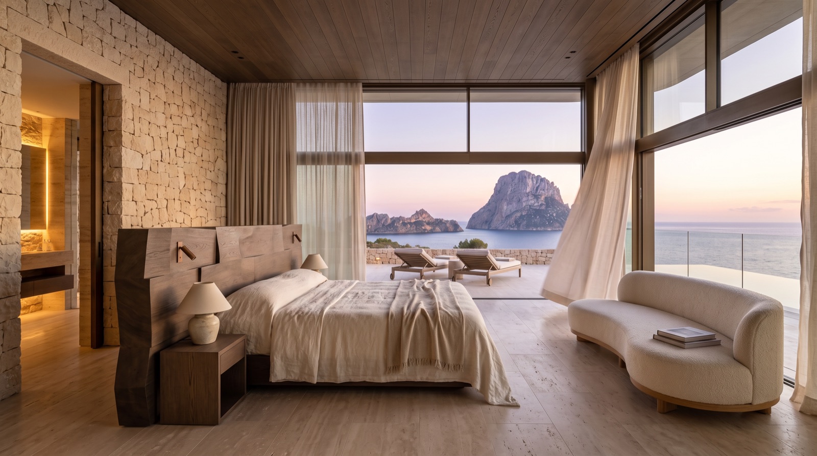 Primary suite at Villa Seraphine